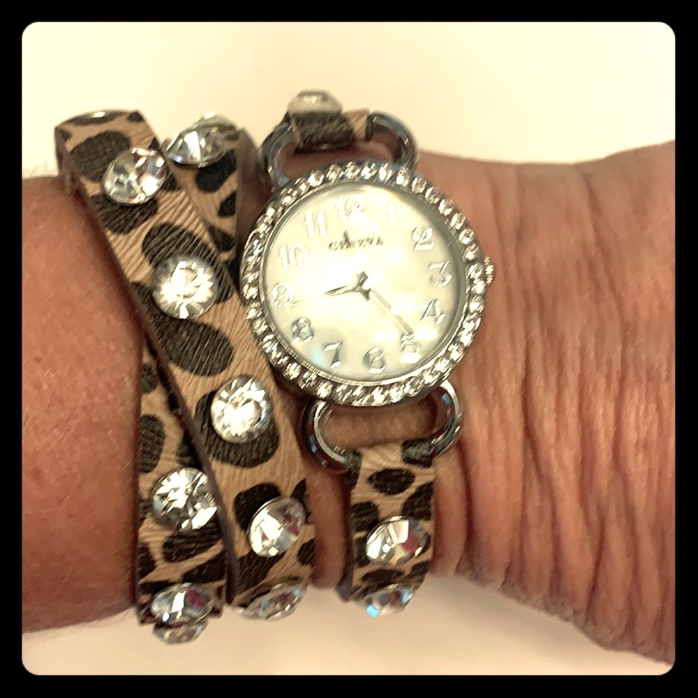 Wrap cheetah skin watch